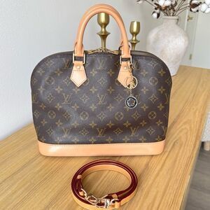 ✅AUTHENTIC✅LOUIS VUITTON ALMA PM